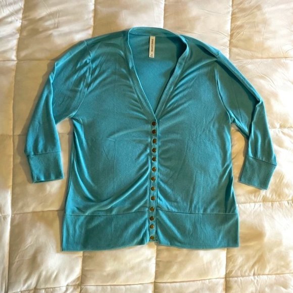 💚 Zenana Outfitters Button Up Sweater Blue 1x - Picture 1 of 6